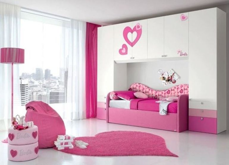 Интерьер детской комнаты в розовом оттенке 