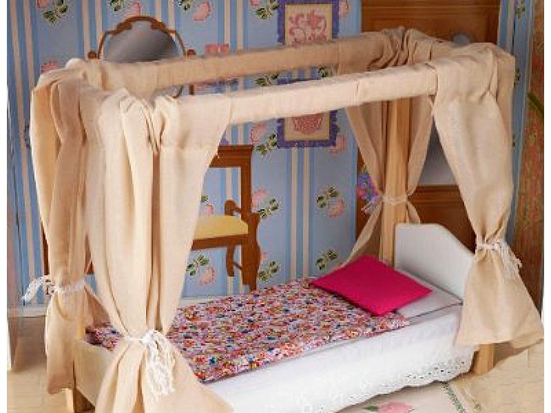 Кровать с балдахином для кукол своими руками