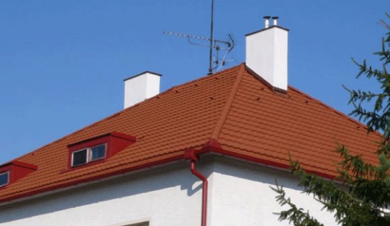 Четырехскатная крыша дома