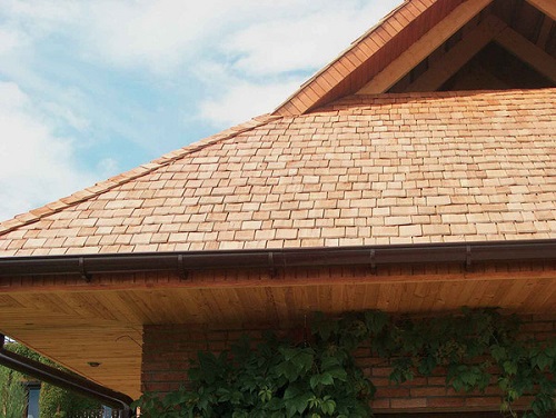 Покрытие деревянной крыши